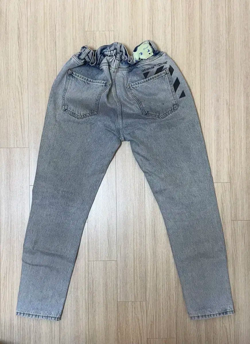 OFF-WHITE デニムパンツ ライトブルー OFF-WHITE デニムパンツ ライトブルー