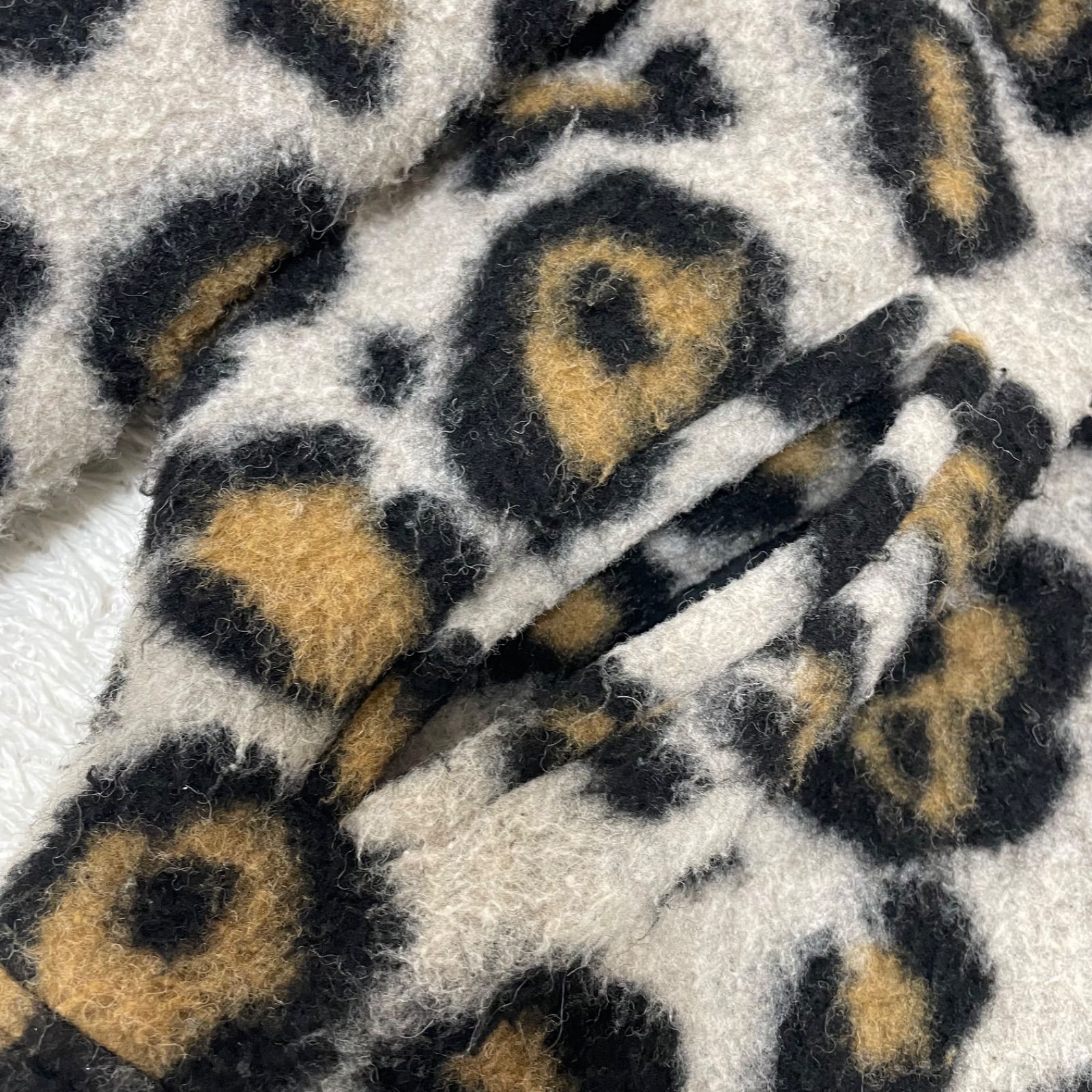 大人気 ZARA ザラ レオパード ヒョウ柄 ジップアップ ボアジャンパー L