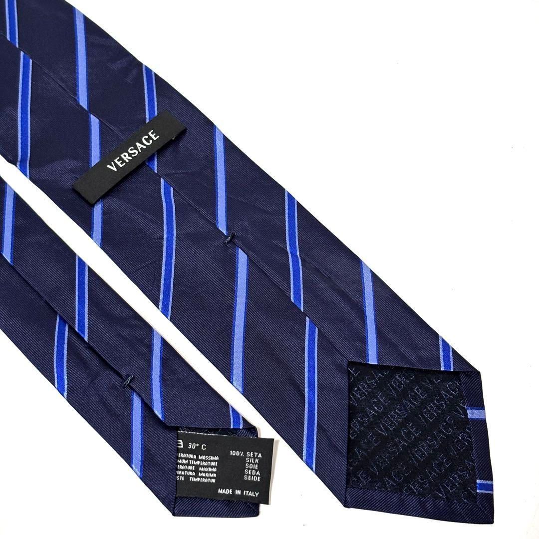 美品✨ ヴェルサーチ ネクタイ ストライプ ネイビー 紺 シルク - メルカリ