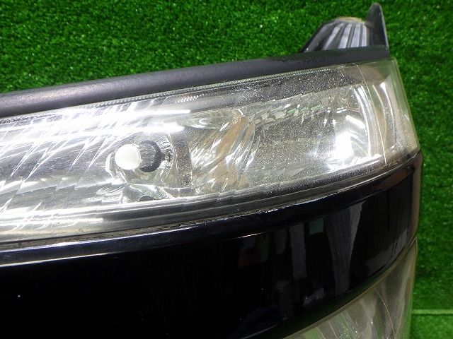 トヨタ純正　ZRR70/75 ヴォクシー　後期　ヘッドライト左右バラスト付 ヴォクシー 後期 ヘッドライト左右 HID ZRR70/75 28-225 S