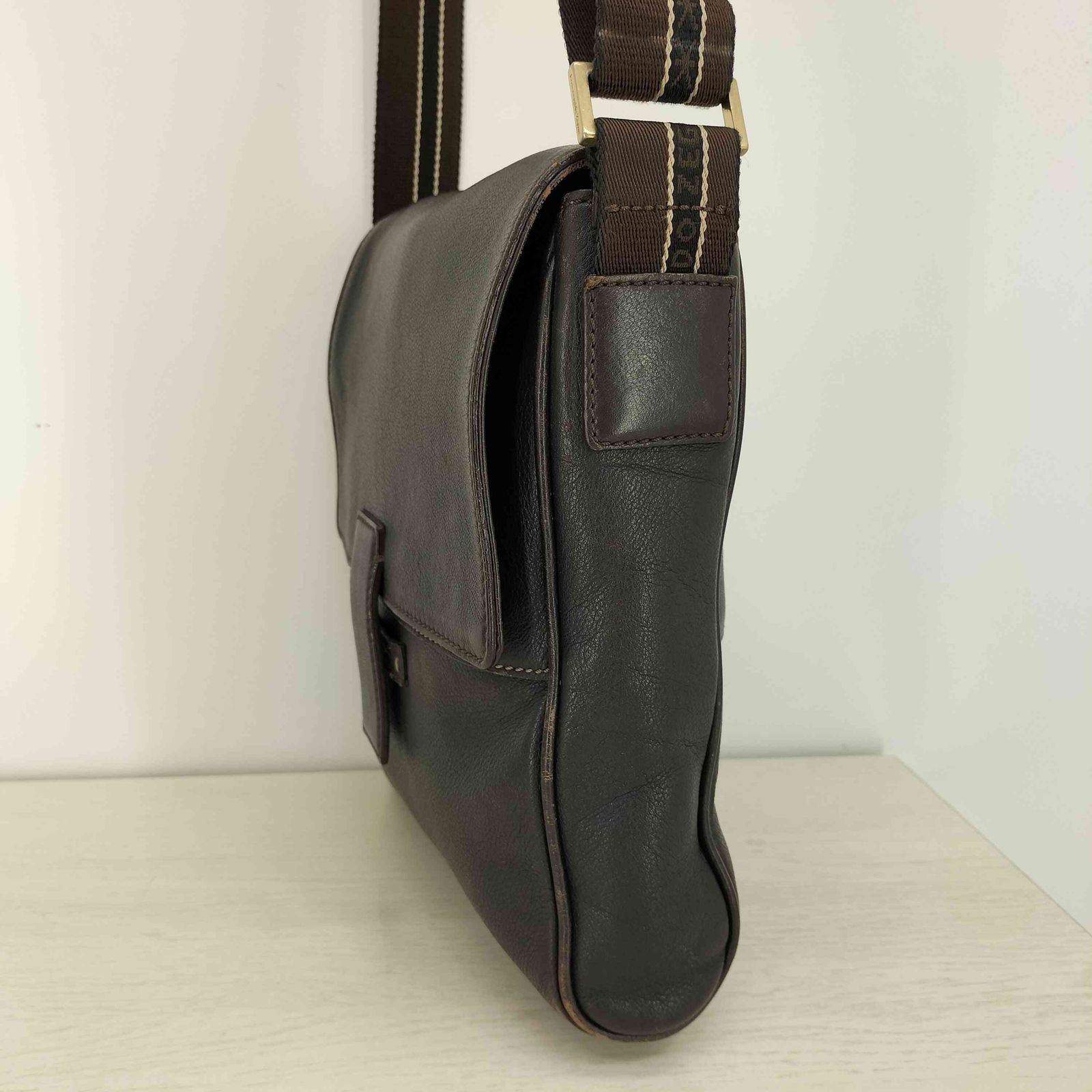 エルメネジルドゼニア Ermenegildo Zegna レザーショルダーバッグ