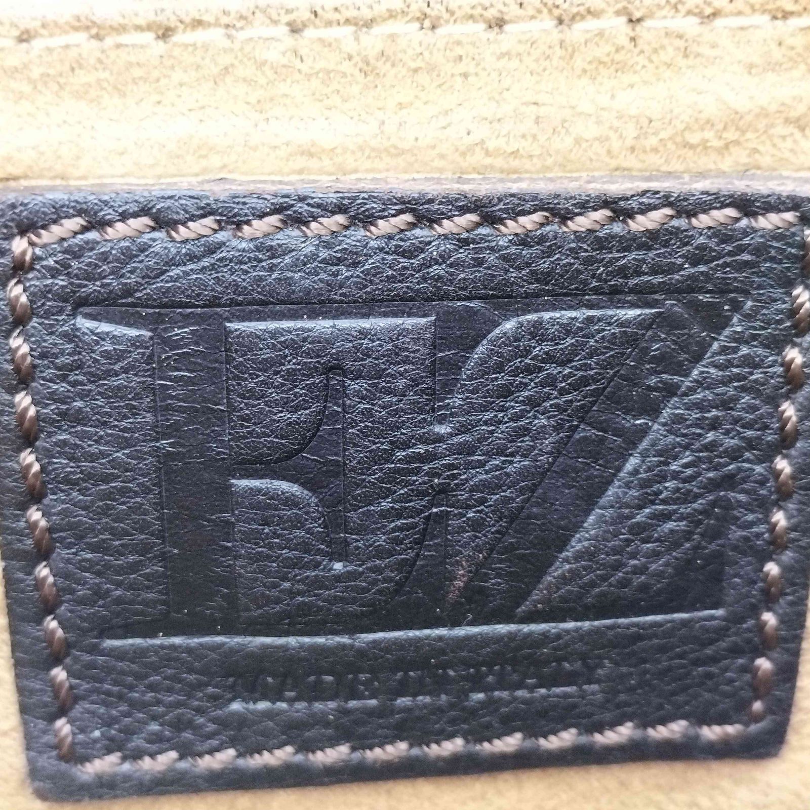 エルメネジルドゼニア Ermenegildo Zegna レザーショルダーバッグ