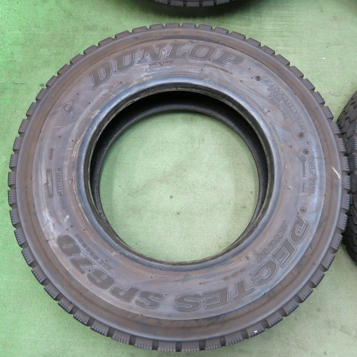 バリ溝！25年！9分☆トラック タイヤ 225/80R17.5 123/122L ダンロップ