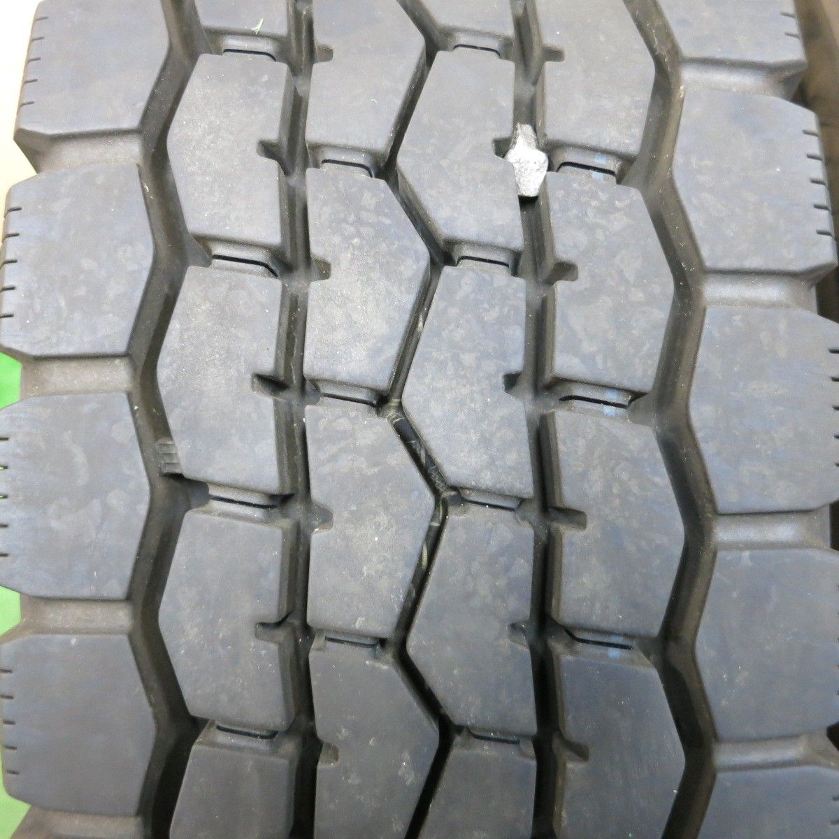 バリ溝！25年！9分☆トラック タイヤ 225/80R17.5 123/122L ダンロップ