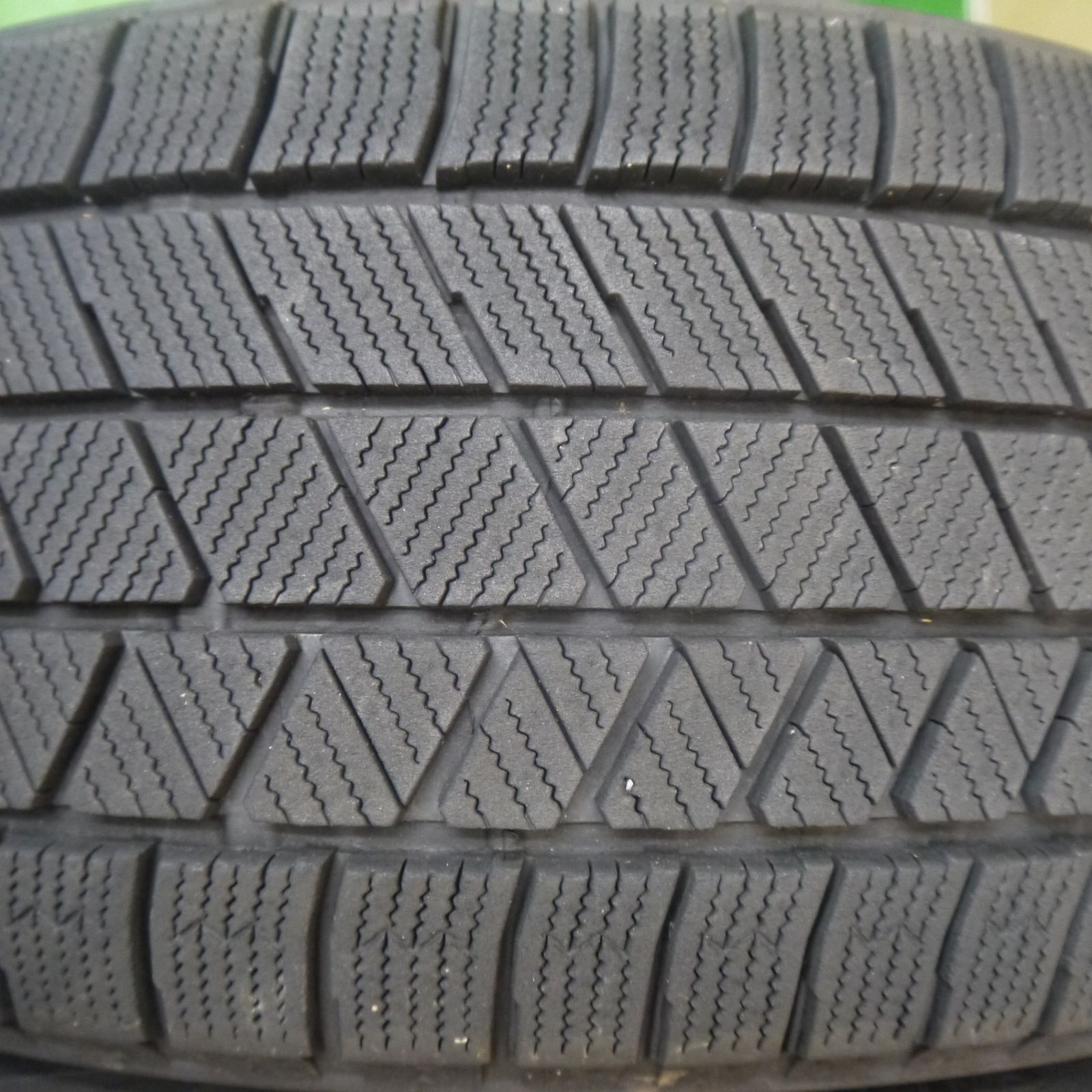 バリ溝！23年！9.5分☆スタッドレス 215/50R17 ブリヂストン