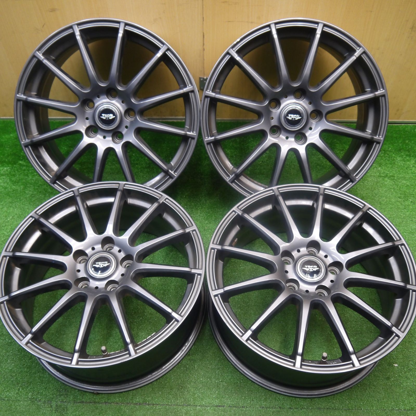 希少M2販売 DT-05R 17インチ PCD114.3 4穴 (送料込み)