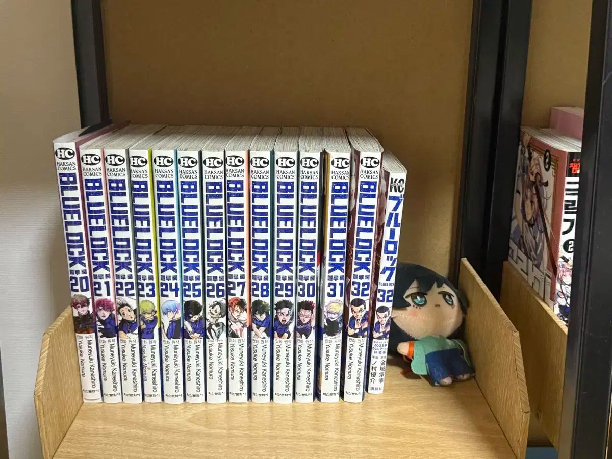 ブルーロック 全巻セット (1-32巻) - メルカリ