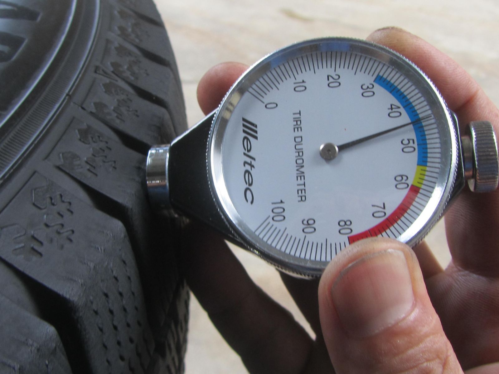 175/65R15　スタッドレス　グッドイヤー　カローラフィールダー外し 人気商品】175/65R15 スタッドレス グッドイヤー アイスナビ8 カローラ