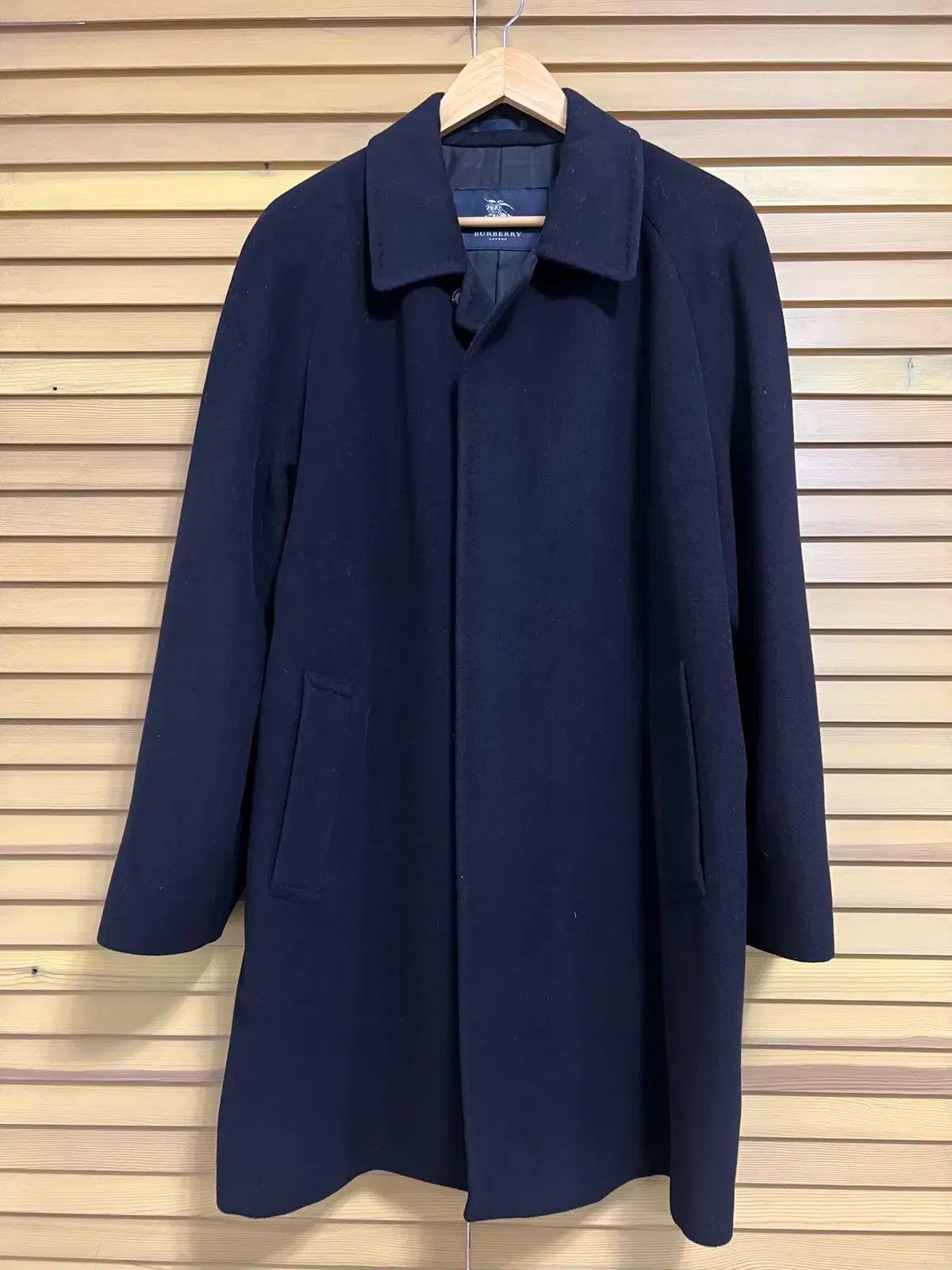 【美品/L】バーバリー チェスターコート アウター ネイビー カシミヤ メンズ ミッドレングス カシミア トレンチコート (ネイビー) - メンズ, ピュア