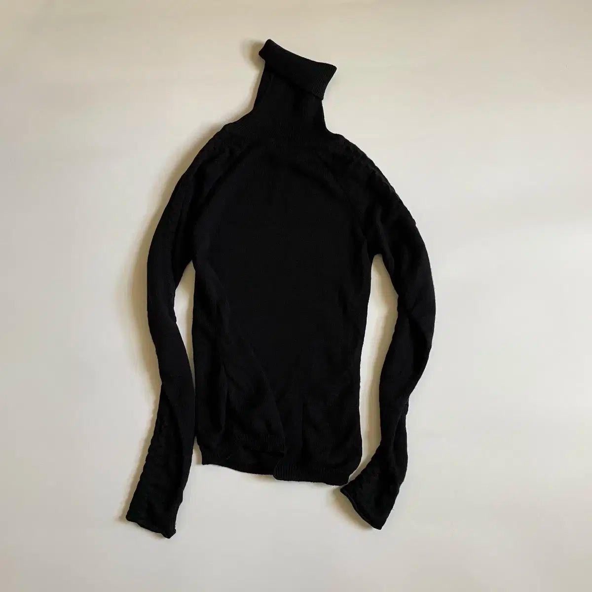 ショップ MIU MIU ケーブル タートルネック ブラック 38 miu miu