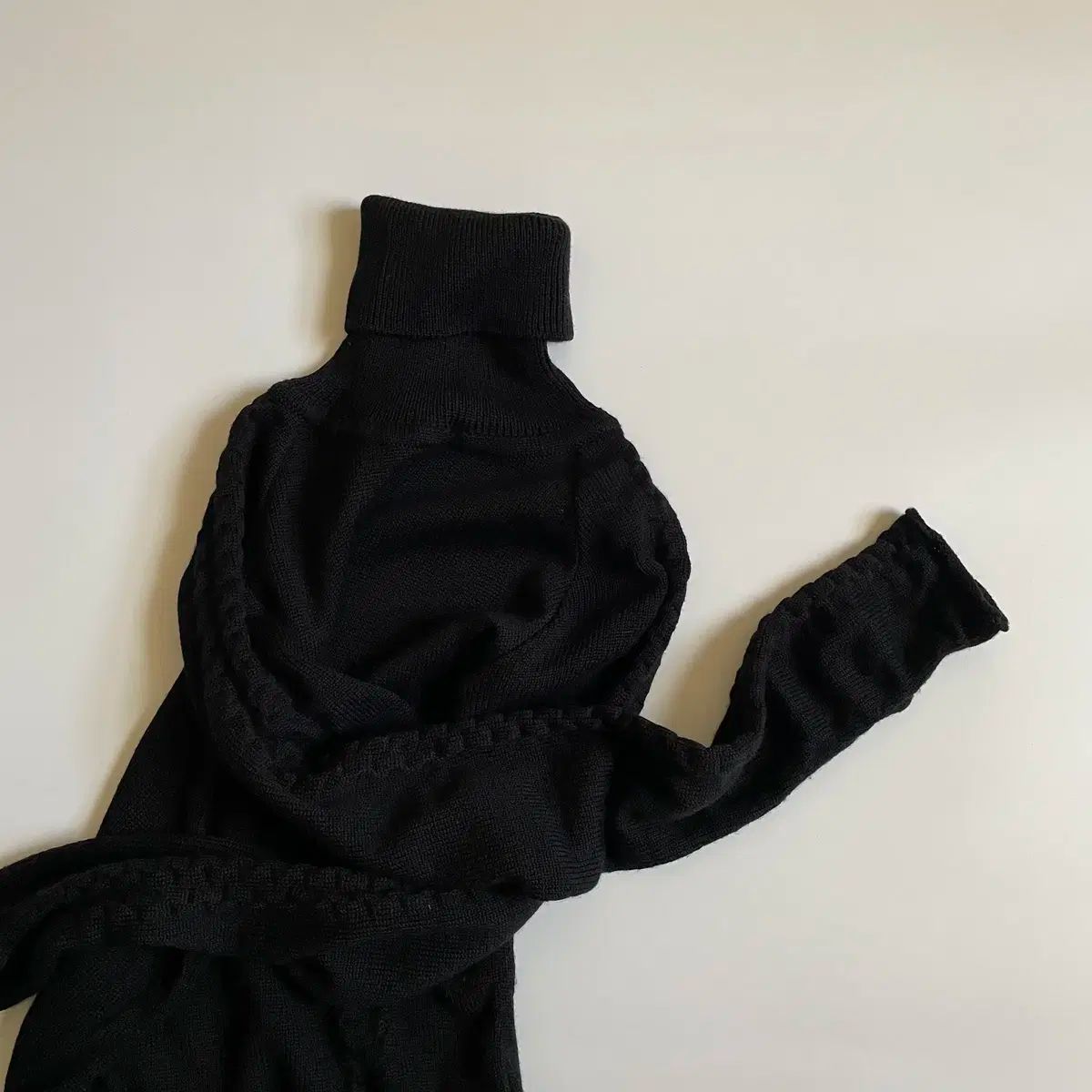 ショップ MIU MIU ケーブル タートルネック ブラック 38 miu miu