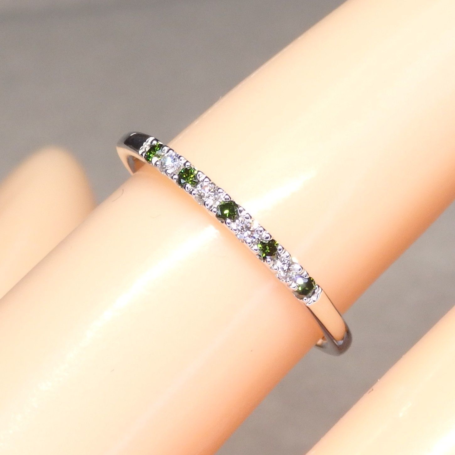 グリーンダイヤモンド リング Z5720 0.10ct プラチナPt トリート