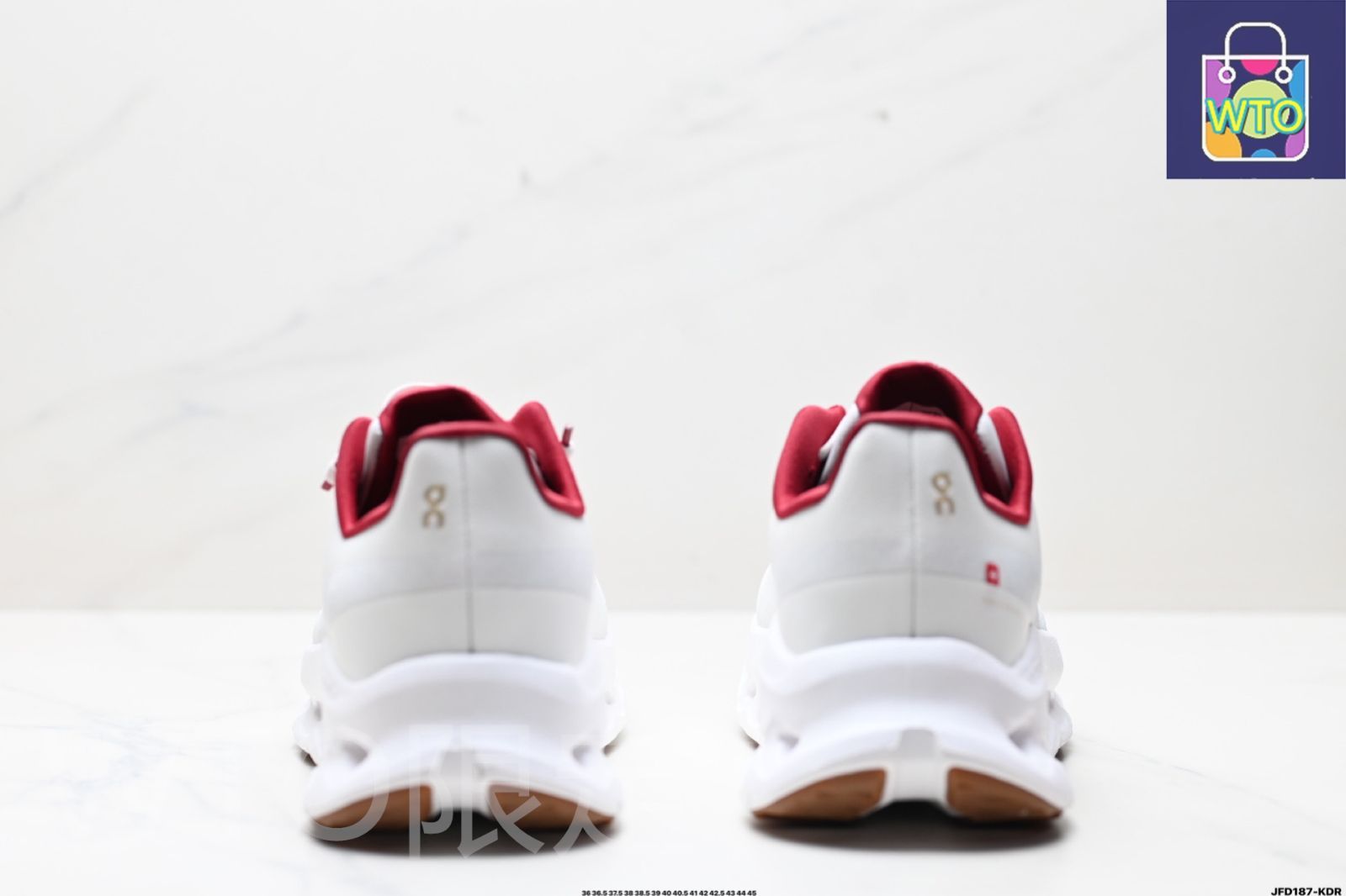 全新未使用On クラウドティルト 蛇年限定 軽量スニーカー - メルカリ