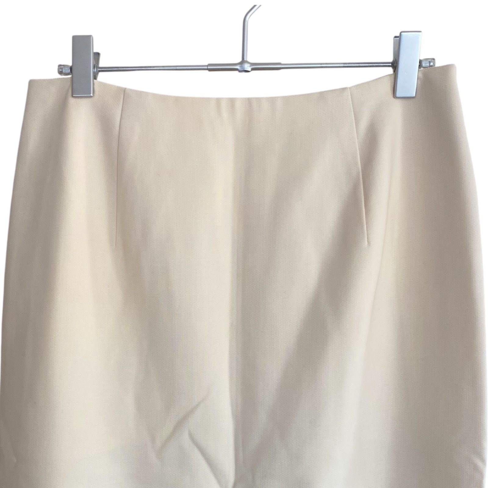 FOXEY アイボリー　スカート FOXEYの上品なベージュ×アイボリー系スカート。サイズ40（L相当）で