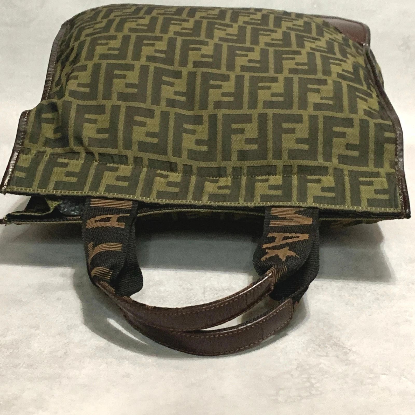 FENDI ハンドバッグ トートバッグ ズッカ FF キャンバス レザー