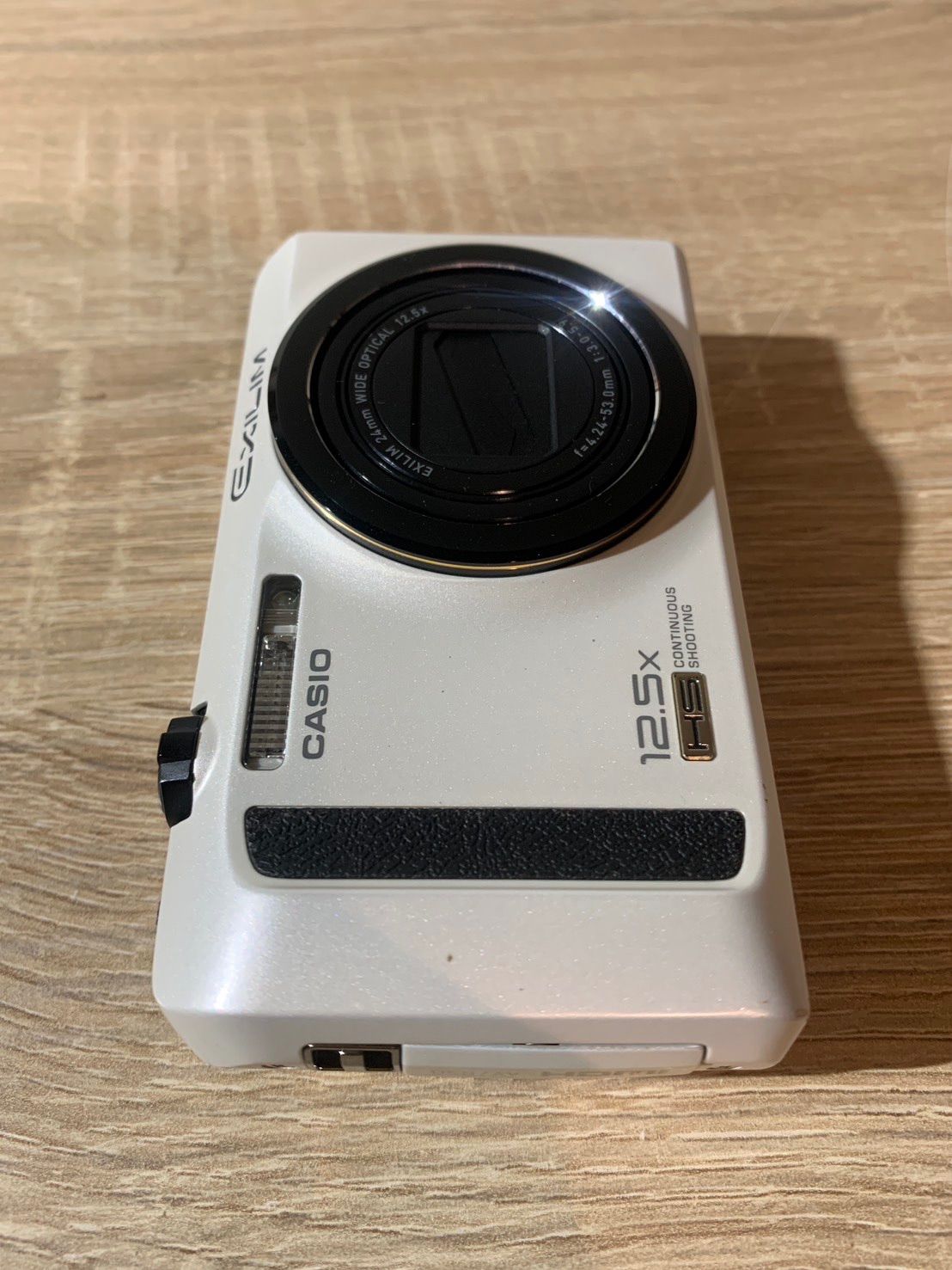  6709 Casio EXILIM EX ZR 100 ホワイト デジカメ コンパクトデジタルカメラ デジタルカメラ