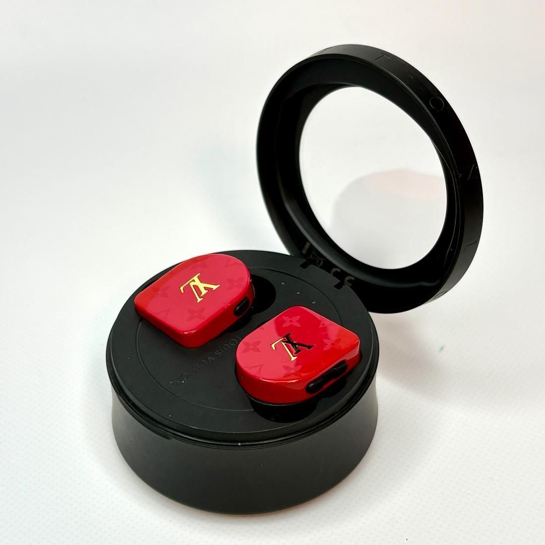 未使用級　ヴィトン　LOUIS VUITTON ワイヤレスイヤフォン　赤 未使用級 ヴィトン LOUIS VUITTON ワイヤレスイヤフォン 赤 - メルカリ