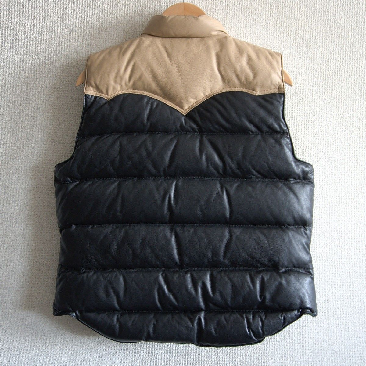 ダルチザン　ダウンベスト　Lサイズ 美品】STUDIO D'ARTISAN【リバーシブル レザー ダウンベスト】M