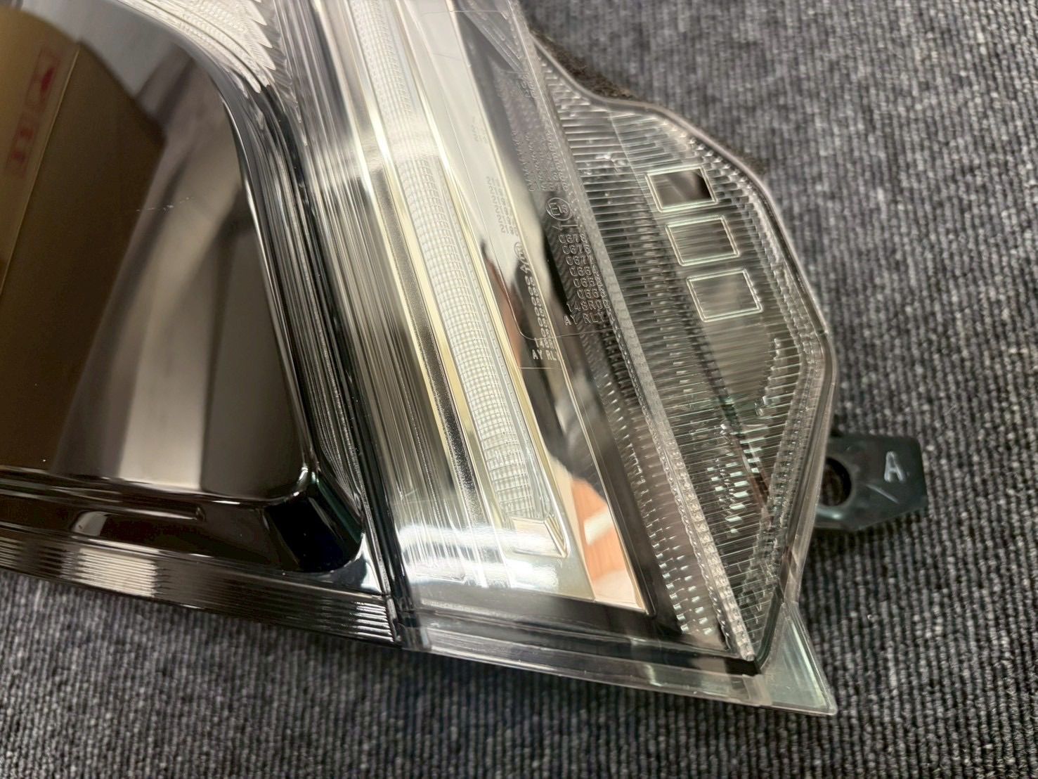 ISUZU 新型ギガトレーラーヘッド用 純正メッキコーナーパネル トラクター ISUZU 新型ギガトレーラーヘッド用 純正メッキコーナーパネル