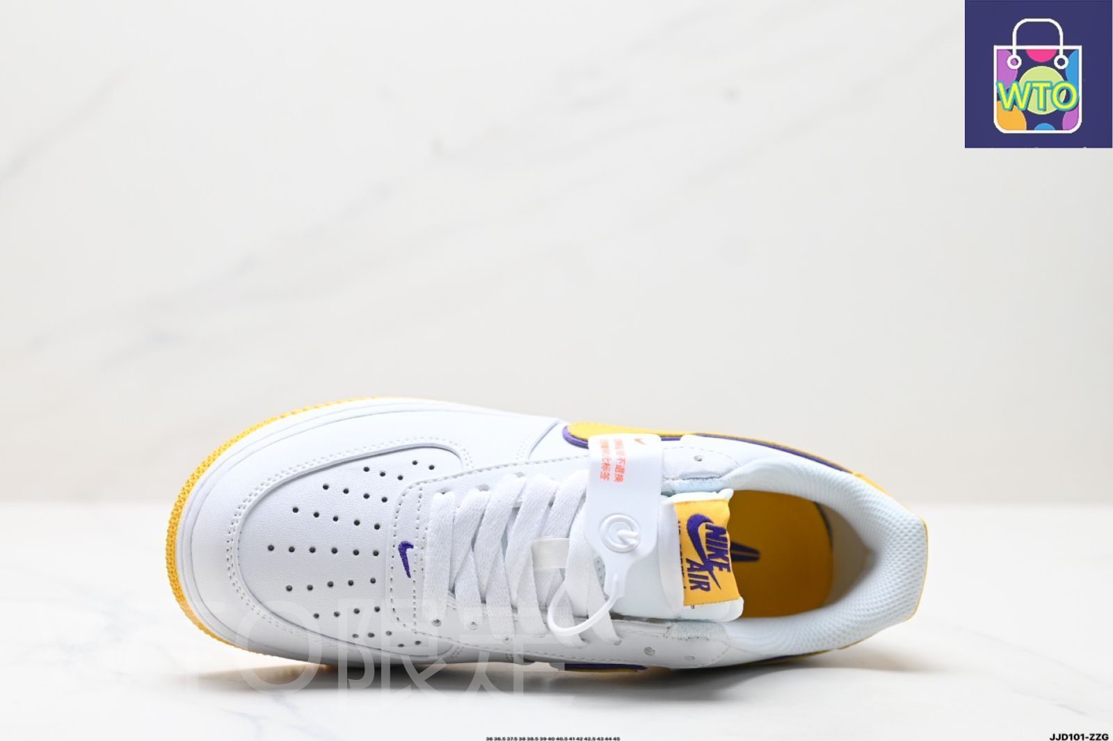 コービーブライアント × エアフォース1 ロー レトロ QS バーシティ