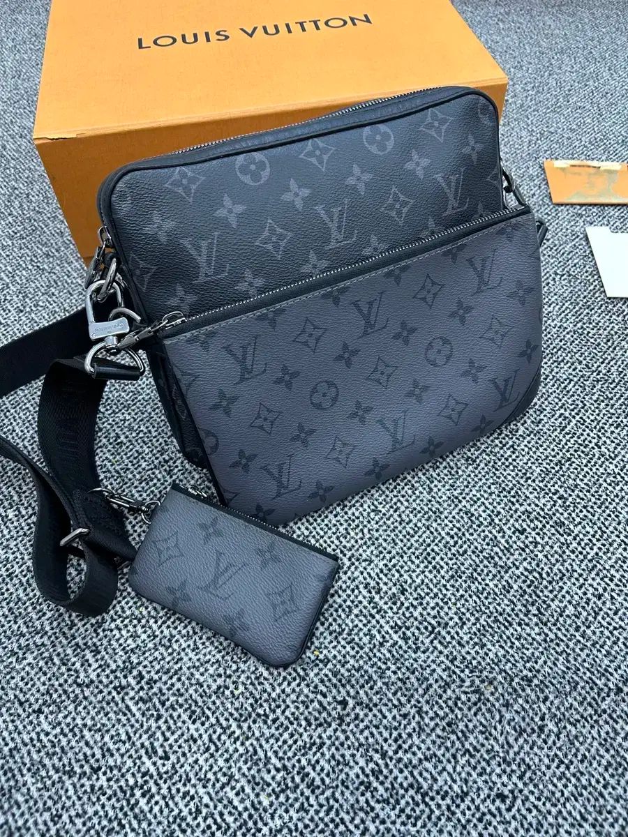 ルイヴィトン エクリプス トリオリュック