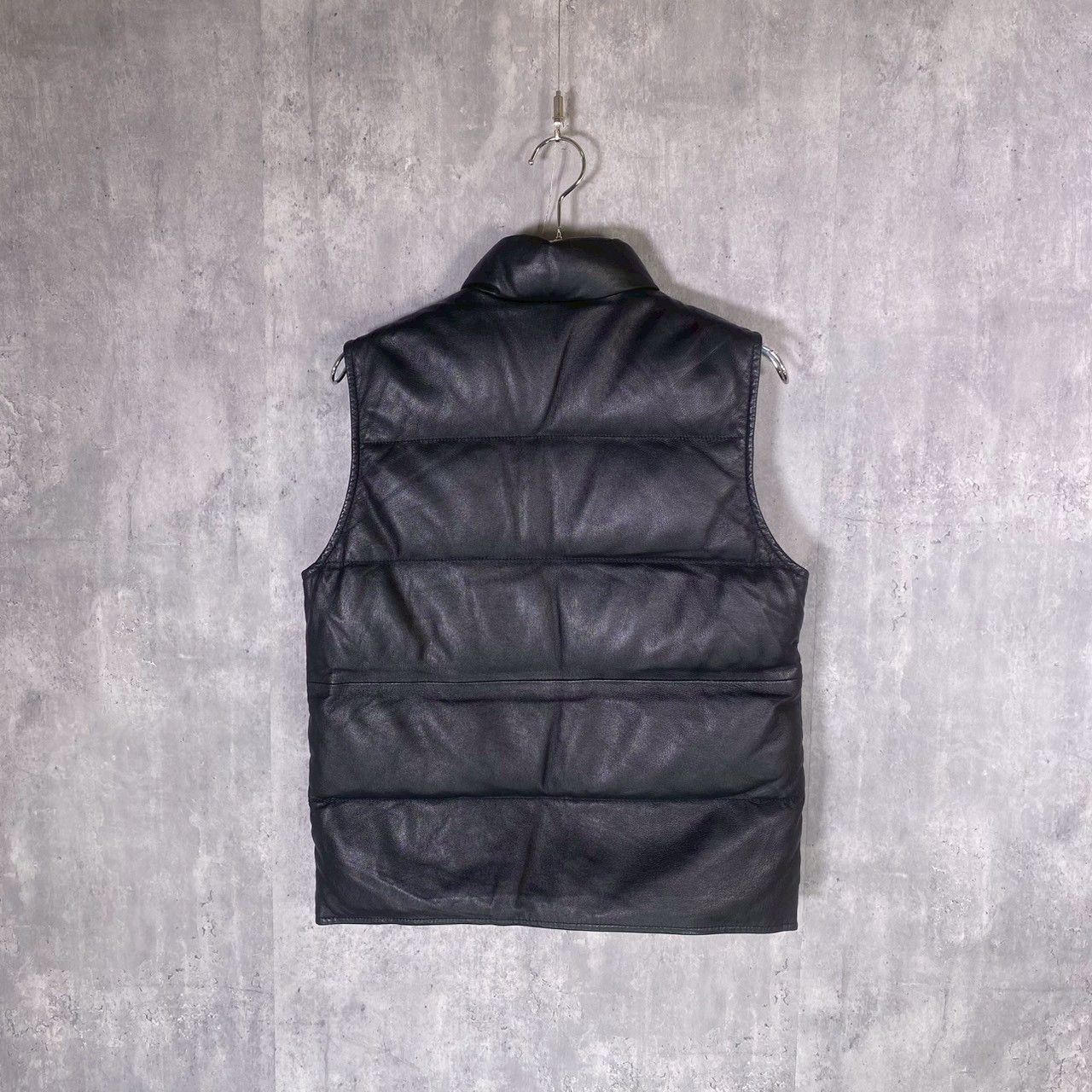 Haruf』ハルフ (L) シープレザー ダウンベスト - メルカリ