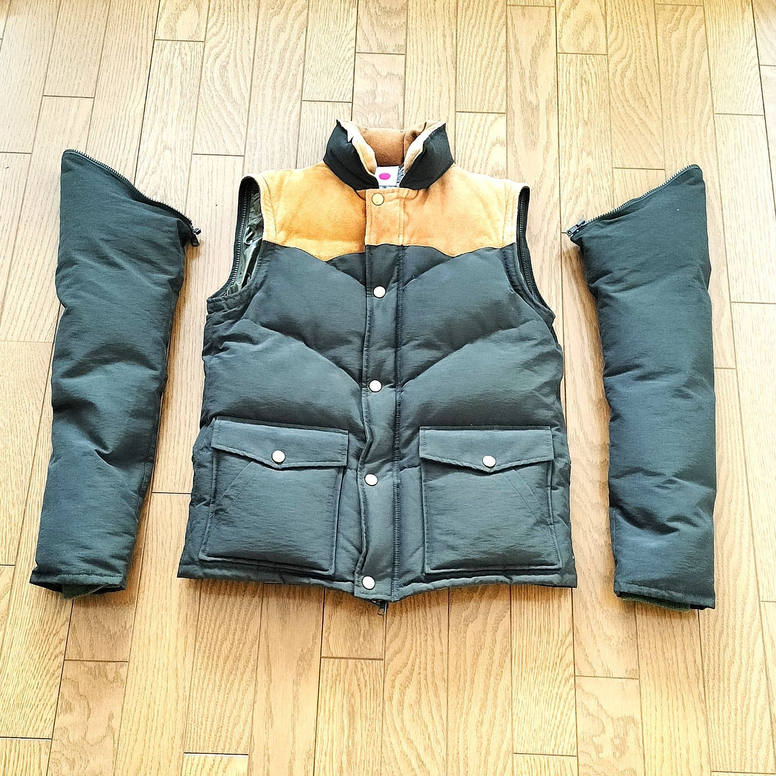 美品 MARKA マーカ ダウンジャケット 1 Sサイズ相当 メンズ カーキ 