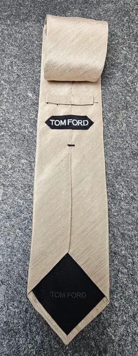 TOM FORD トムフォード ベージュ ネクタイ 出品 - メルカリ