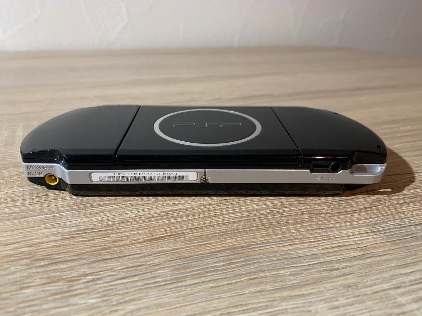 ピアノブラック