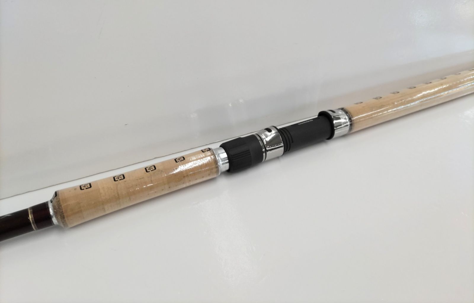 訳あり未使用品！】シマノ 10カーディフサーモンプレミアム 130H（01