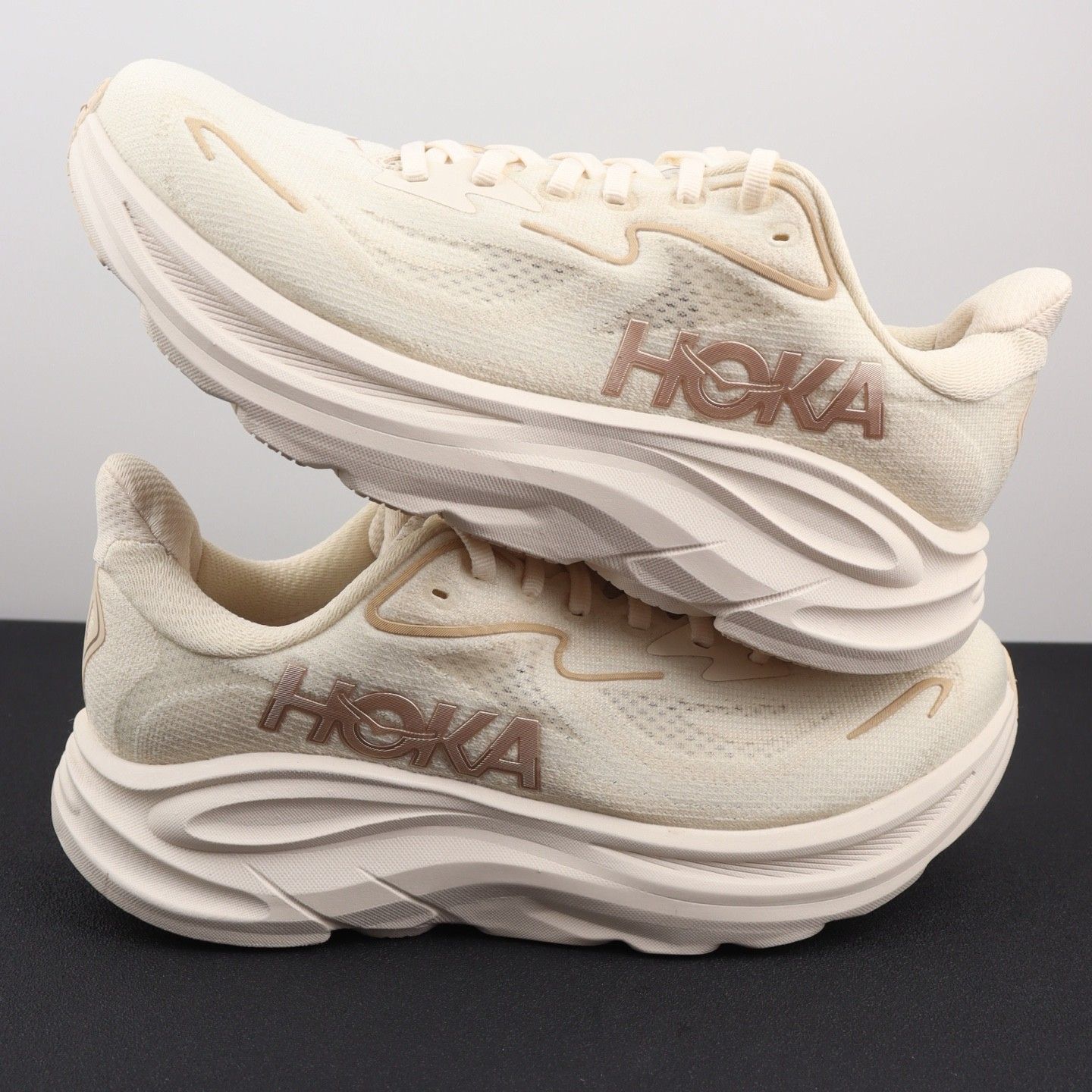 HOKA ONE ホカ オネオネ CLIFTON 10 クリフトン ジョギングシューズ ランニングシューズ 靴 スニーカー スポーツ ベージュ