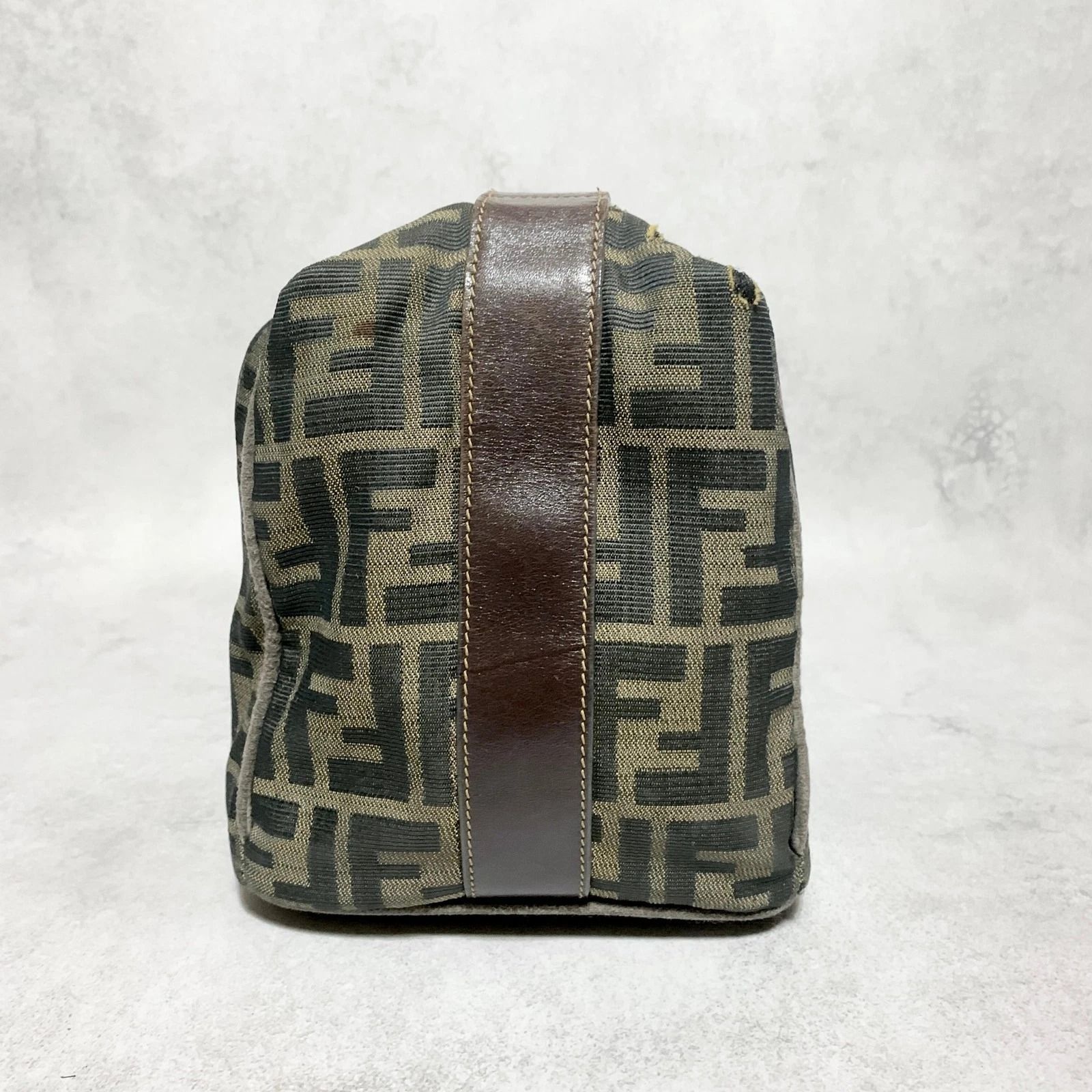 FENDI バニティバッグ FF ズッカ ハンドバッグ キャンバス レザー