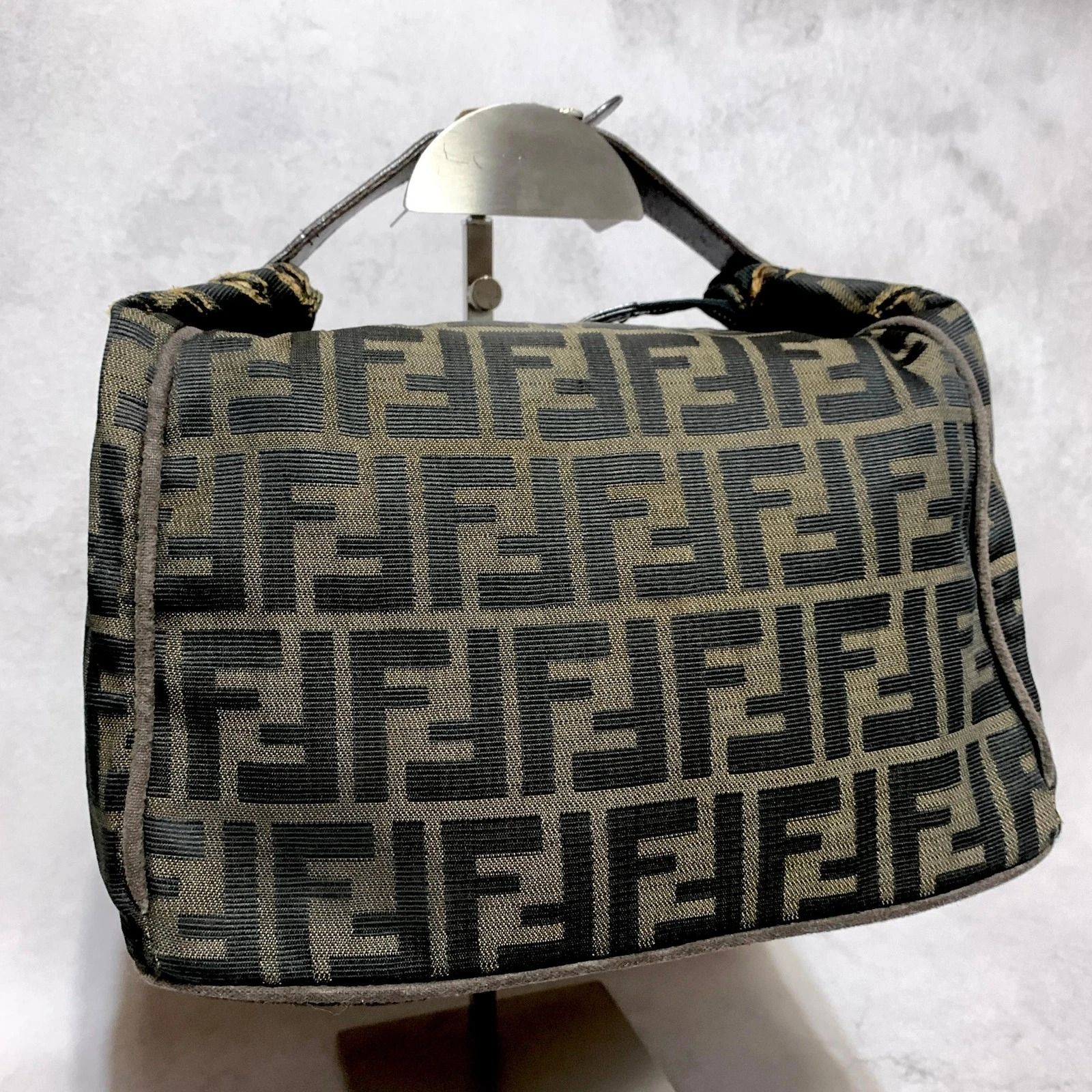 FENDI バニティバッグ FF ズッカ ハンドバッグ キャンバス レザー