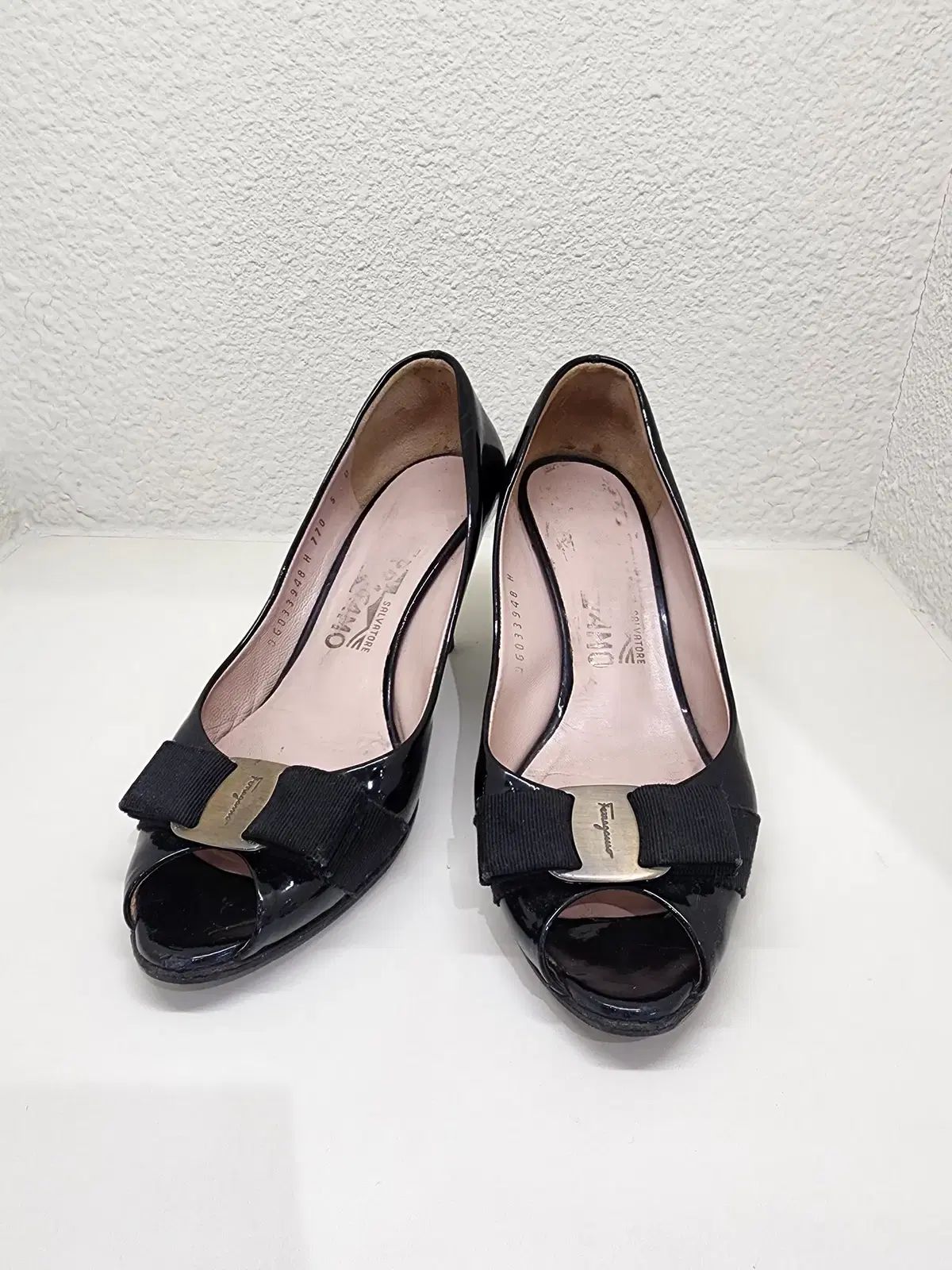 Ferragamo ブラック オープントゥウェッジヒール フェラガモ オープン