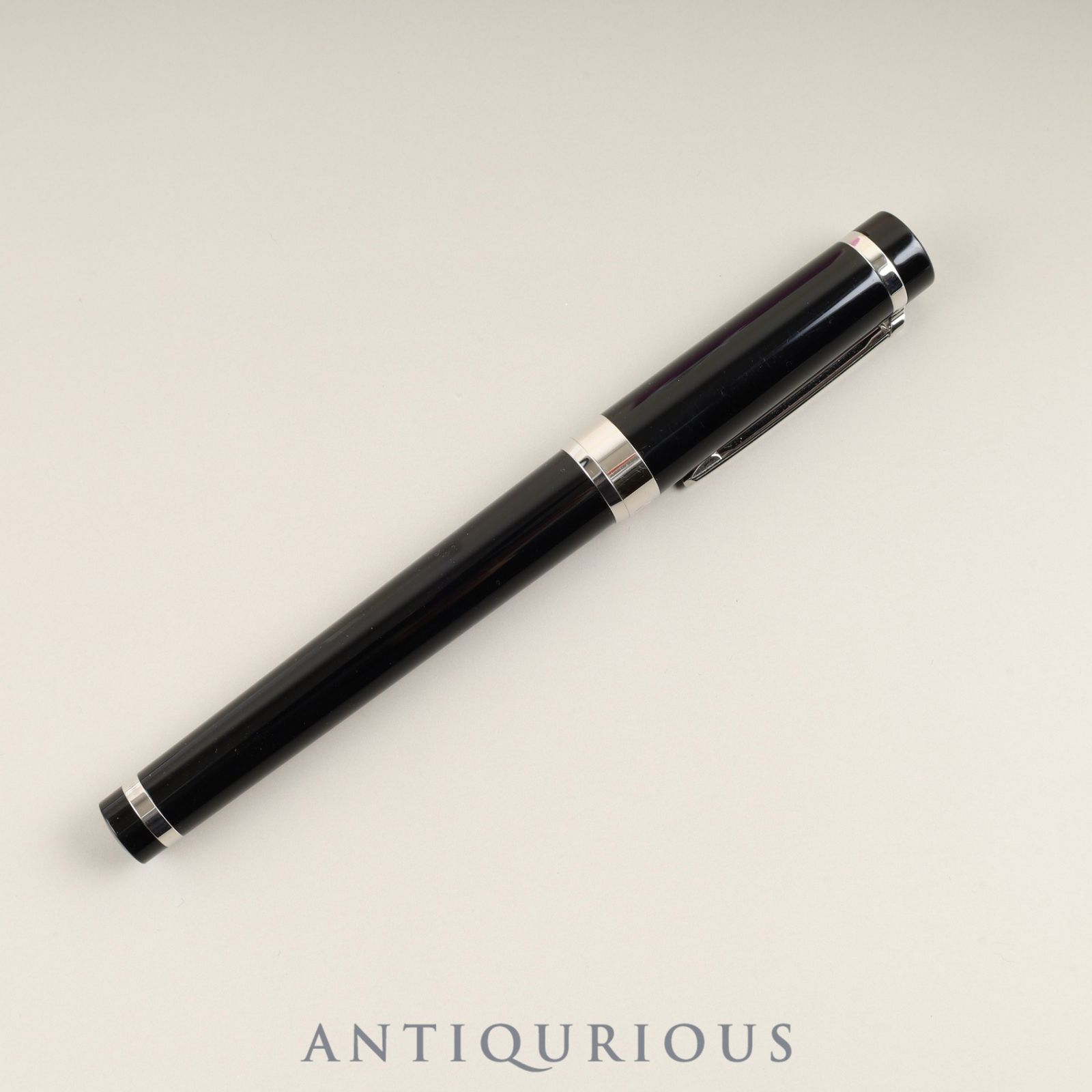 Cartier ボールペン （赤金ケース・保証書付き）※未使用 Cartier ボールペン （赤金ケース・保証書付き）※未使用