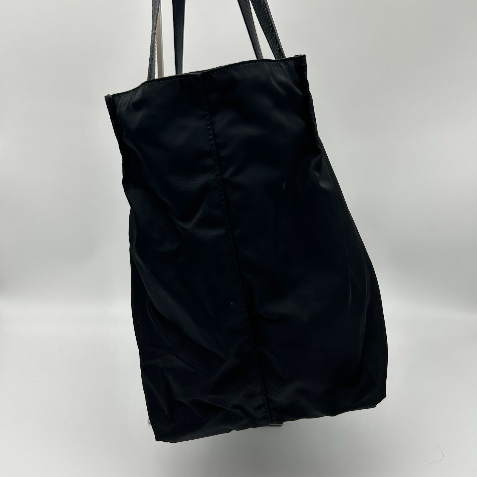 PRADA（プラダ）ショルダーバッグ ナイロン×レザー 三角ロゴプレート