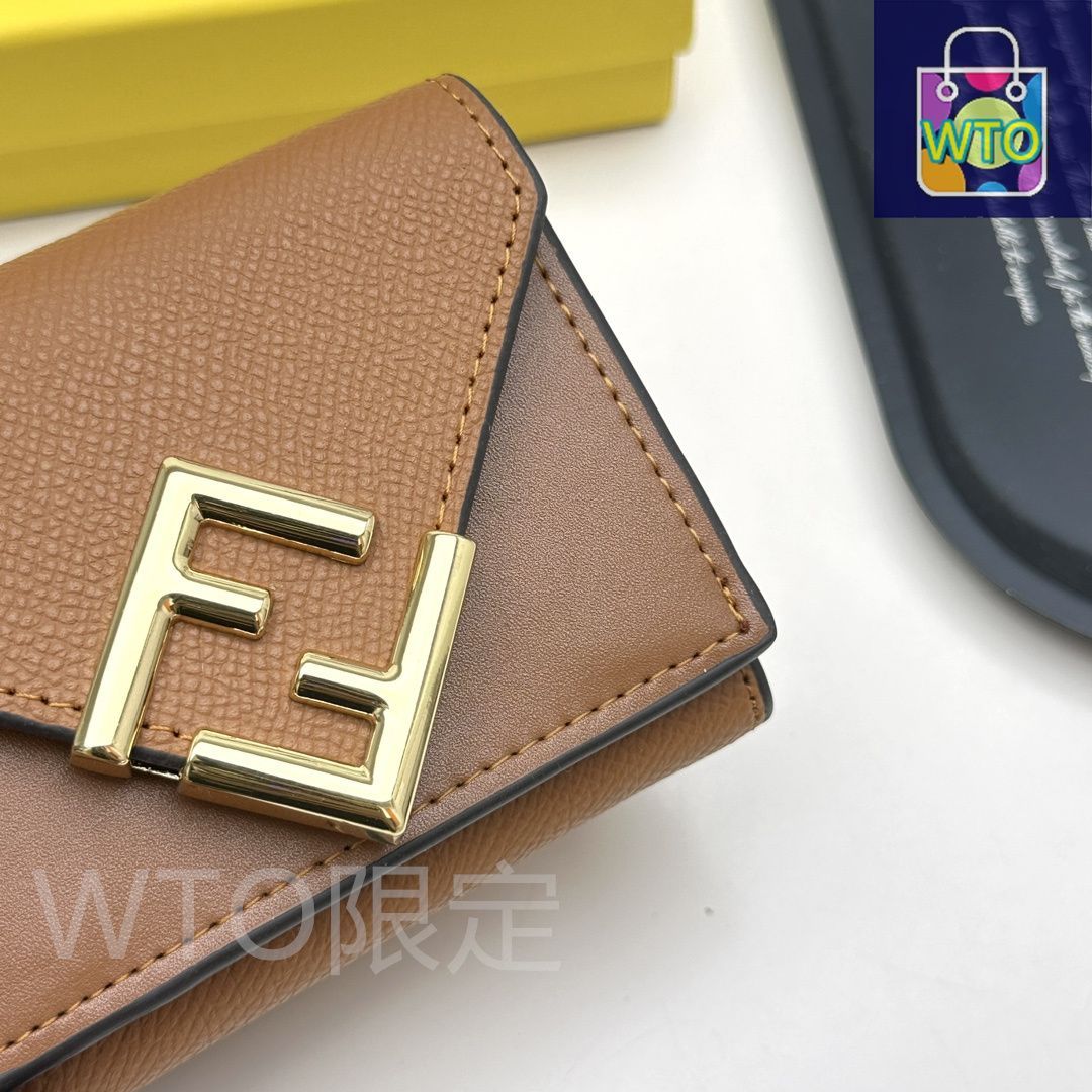 未使用 FENDI 2つ折り財布 小銭入れ付き ブラウン コンパクトウォレット 未使用 FENDI 2つ折り財布 小銭入れ付き ブラウン コンパクト