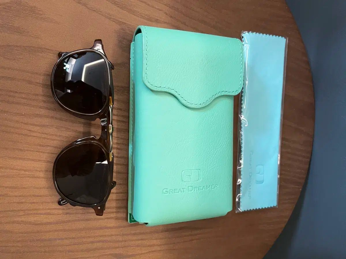 GREAT DREAMER サングラス ケース メガネ拭き