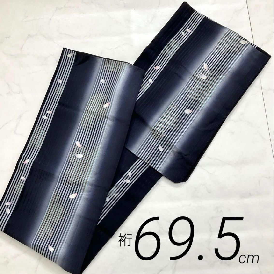 kimono one kimonoarisa 厳選 小紋 縮緬 黒地 桜 ストライプ 広衿 袷 裄長 裄69 5肩丈154 5