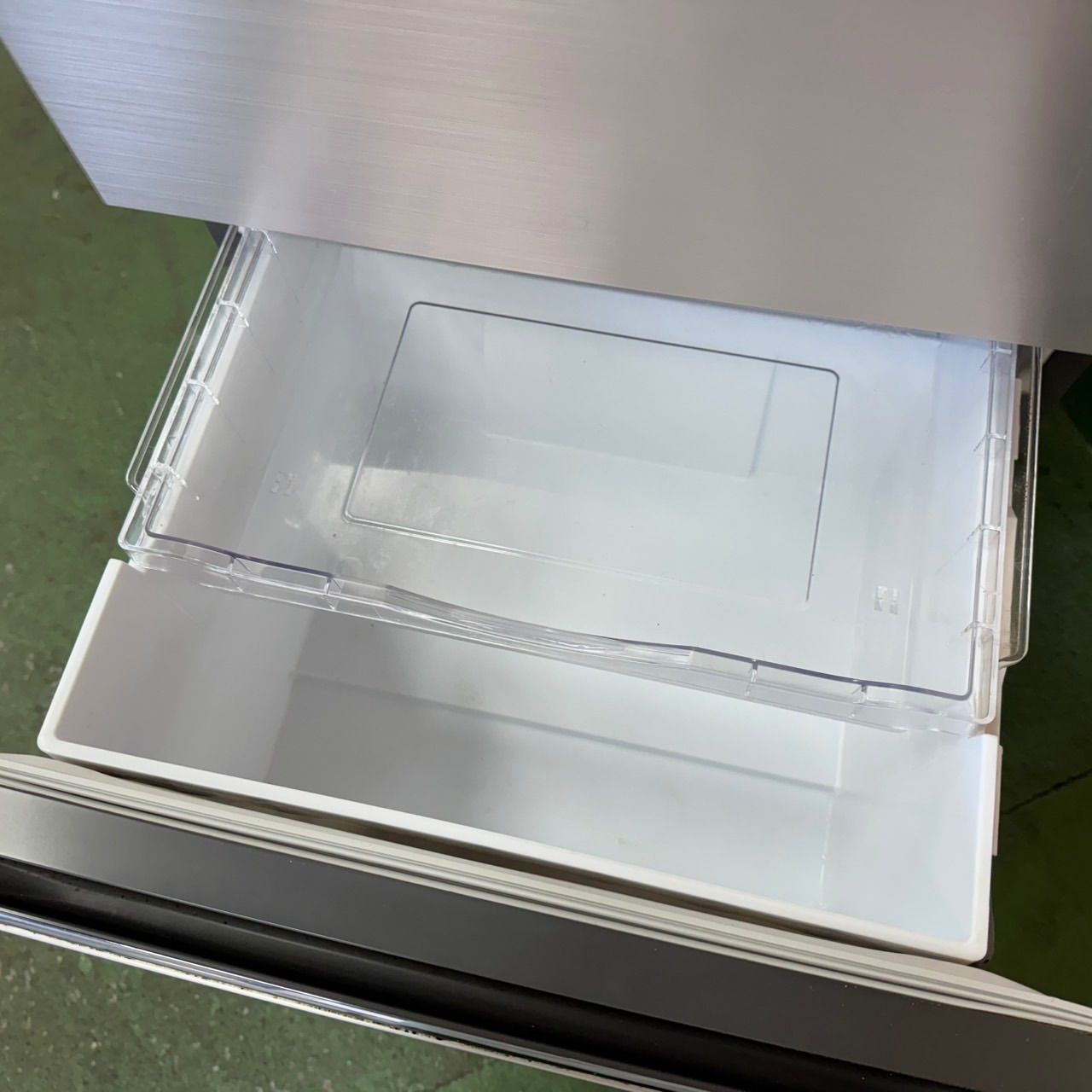 289 送料設置無料 訳あり特売品 日立 大型冷蔵庫 315L 300L強 右開き 3