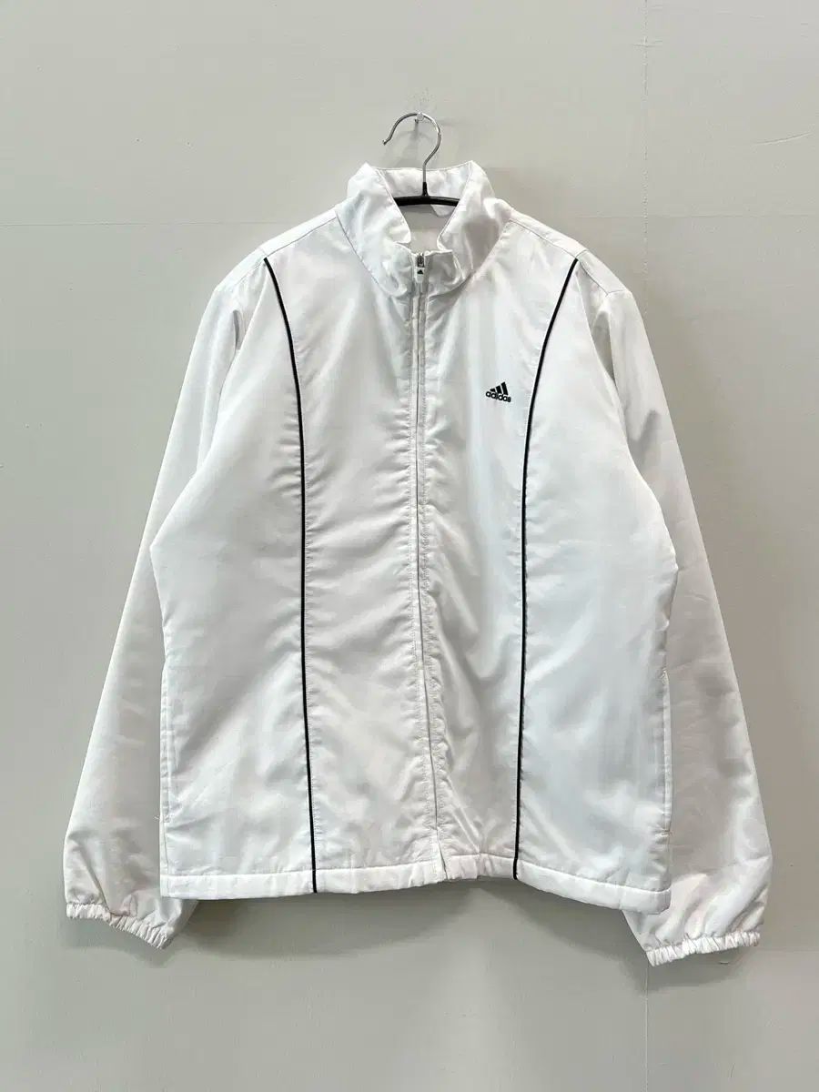 アディダス ウィメンズ パフォーマンス パイピング ウーブン ぬいぐるみ ダウン ジャケット 白