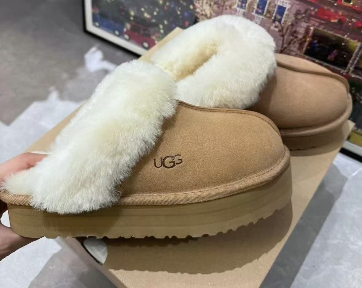 UGG スリッパ ブラウン ふわふわファー付き 美品】UGG スリッパ ブラウン ふわふわファー付き - メルカリ