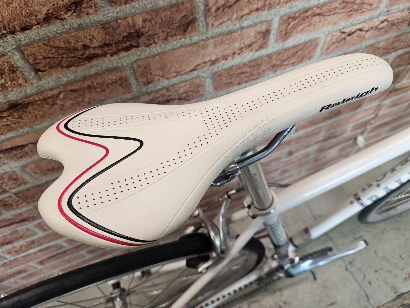 ◇ □ 美品!! RALEIGH CRN Carlton-N Tiagra×105 2013 size:42 145