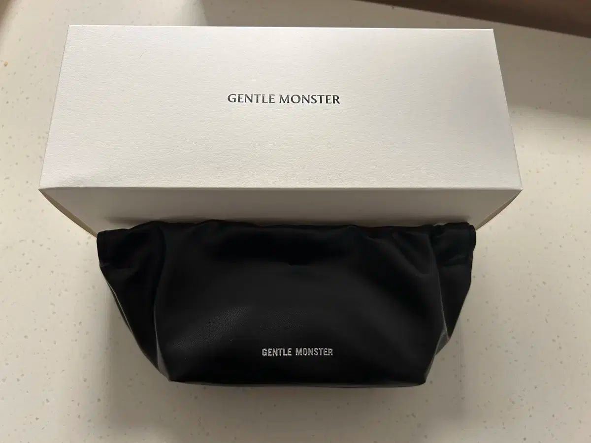 GENTLE MONSTER(ジェントルモンスター) サングラス ケース - メルカリ