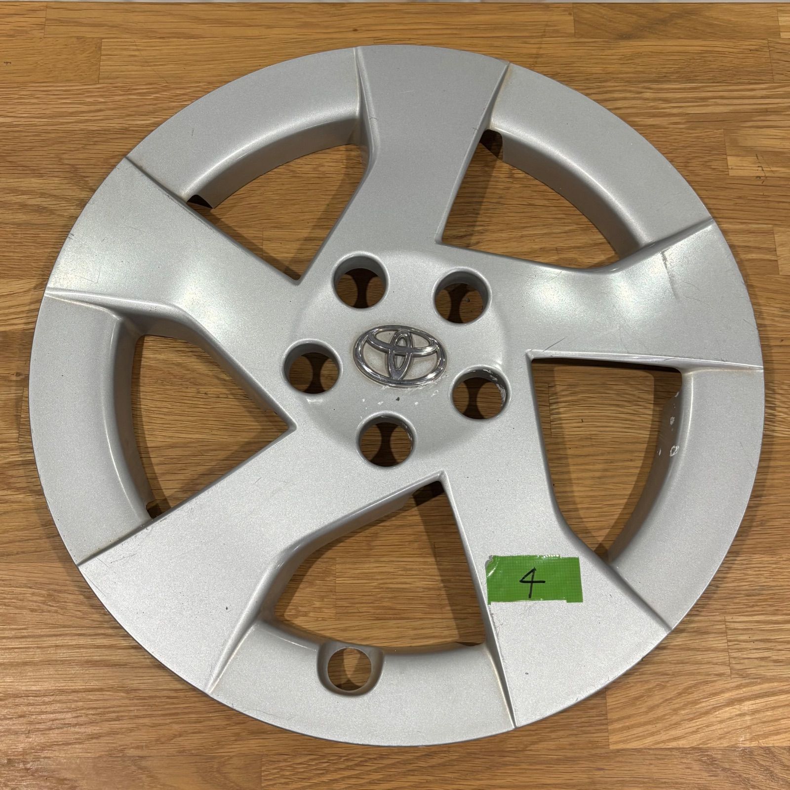 ④ 送料込 ZVW30 プリウス 純正 15インチ ホイールキャップ トヨタ