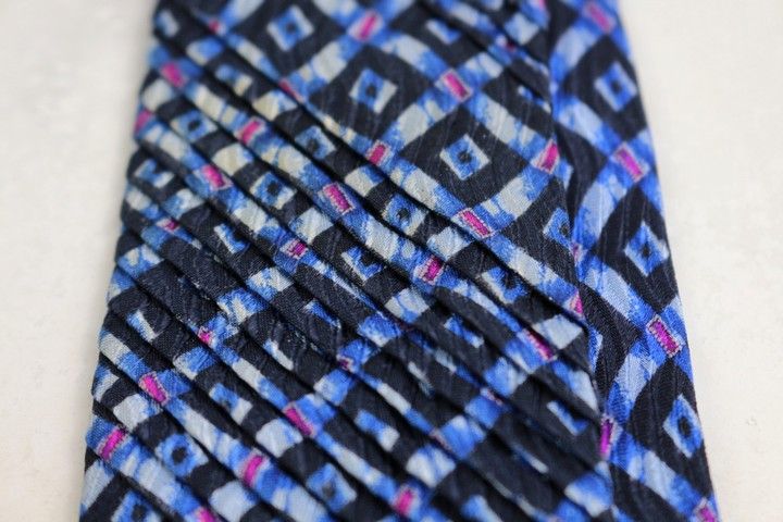 【未使用級✨️】ステファノリッチ メンズ ネクタイ プリーツ加工 ペイズリー柄 黒 ステファノリッチ ブランド ネクタイ プリーツ加工 チェック柄 シルク