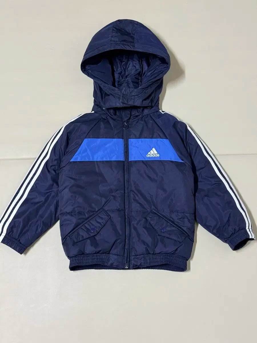 アディダス キッズ ネイビー WHO ダウン アウター 3-4歳