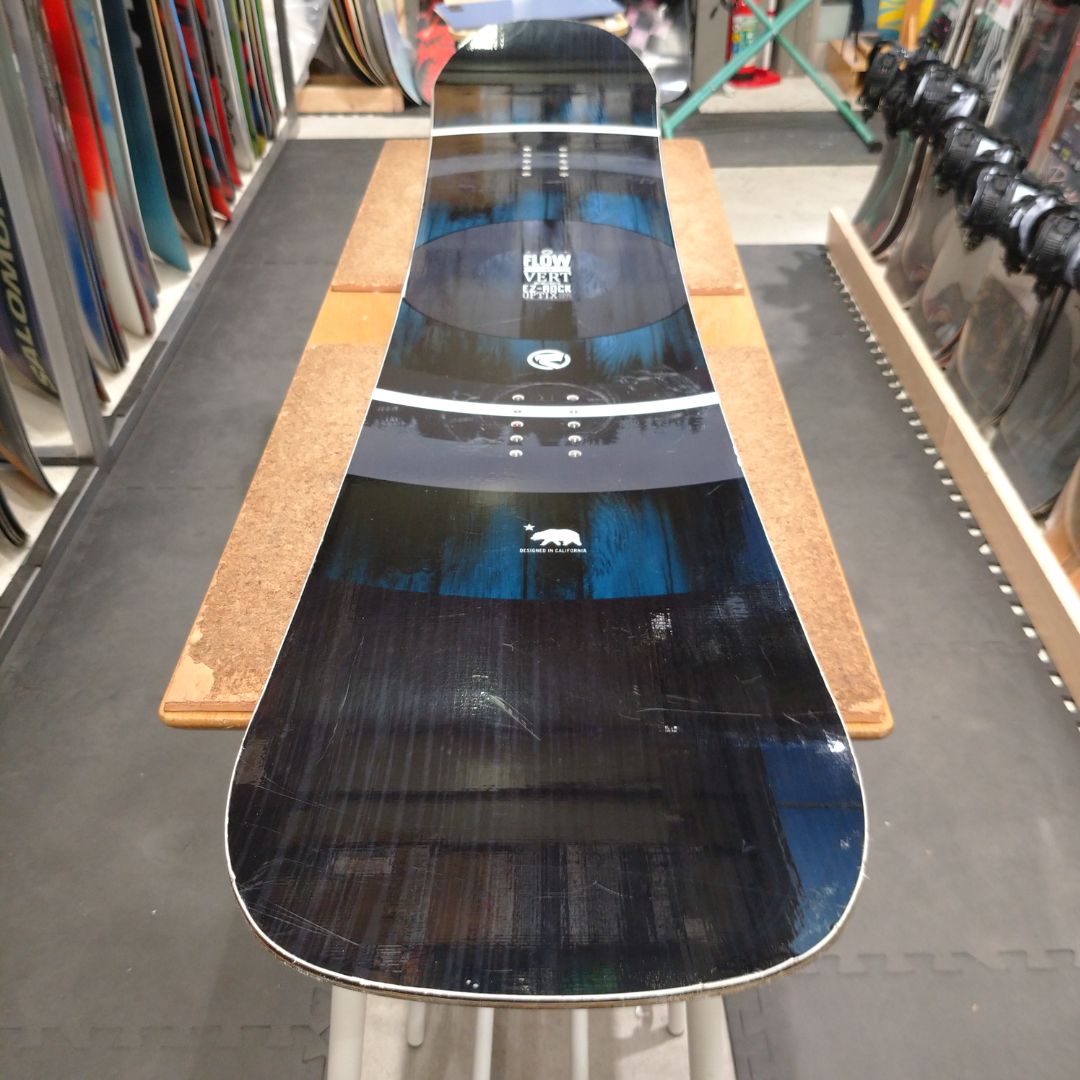 程度良好　FLOW スノーボード vert 154cm ムラスポ公式】FLOW フロー VERT バート 154cm 17-18 メンズ 良品
