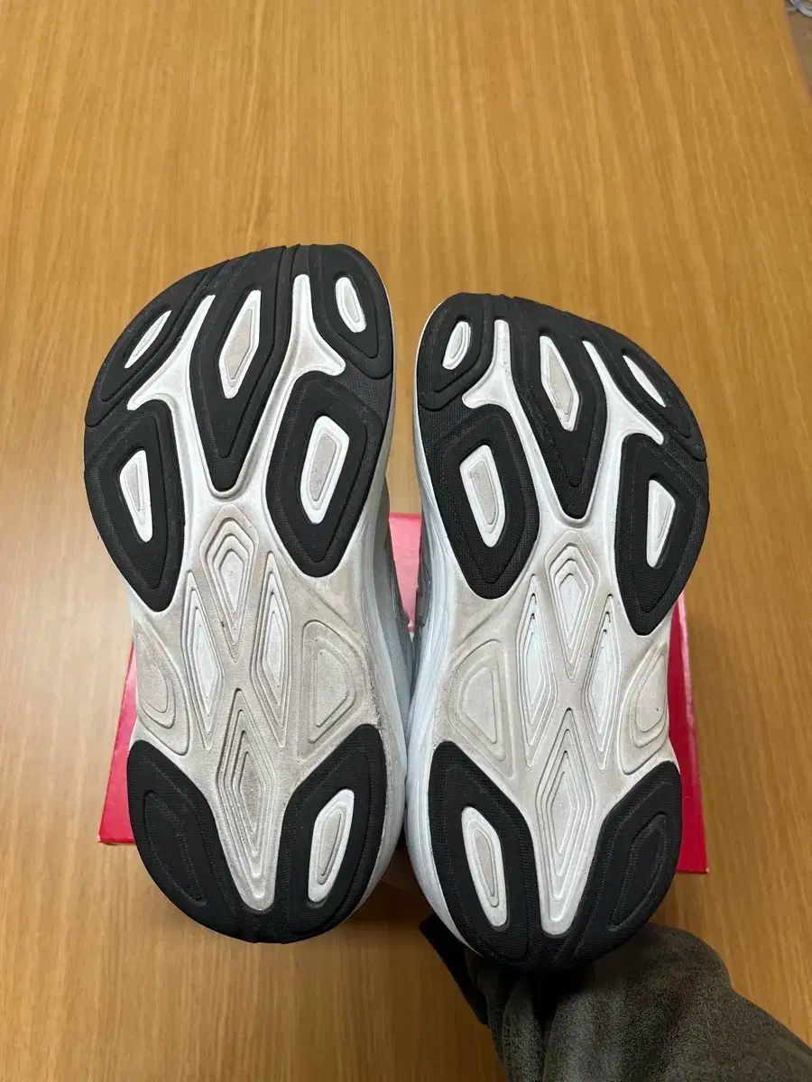  ニュー ンス モアv 6 240 mm その他 靴