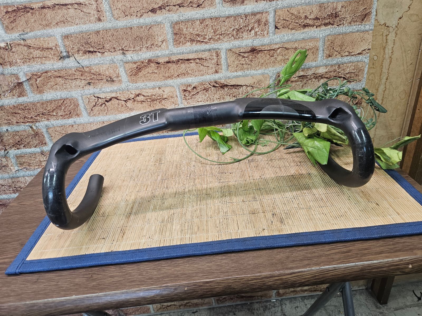 ■ 3T AERONOVA TEAM 400×31.8 カーボンドロップハンドル ロード 同梱発送承中!! T-1137